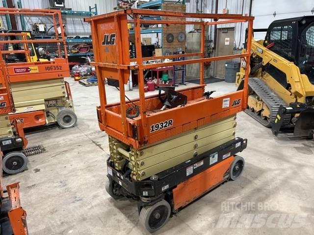 JLG 1932R Saksilavat
