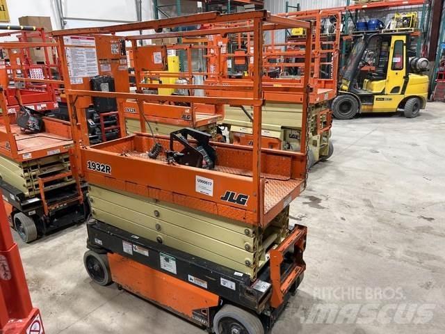 JLG 1932R Saksilavat