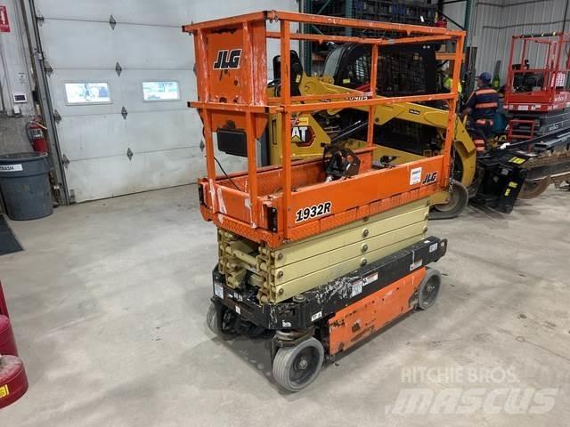 JLG 1932R Saksilavat