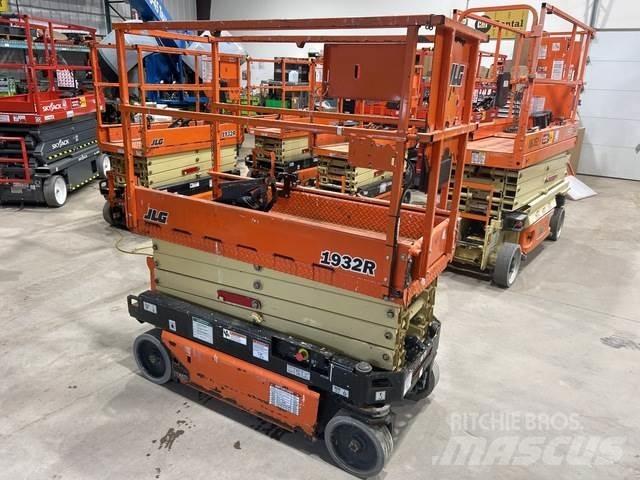JLG 1932R Saksilavat