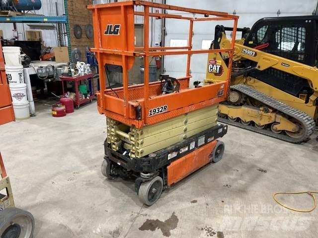 JLG 1932R Saksilavat