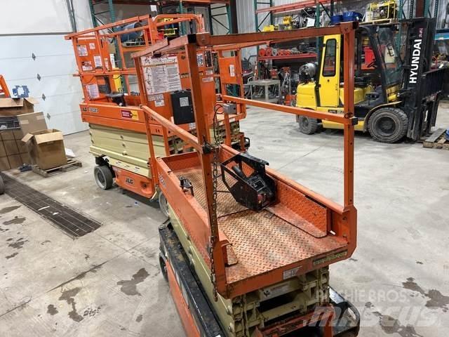 JLG 1932R Saksilavat
