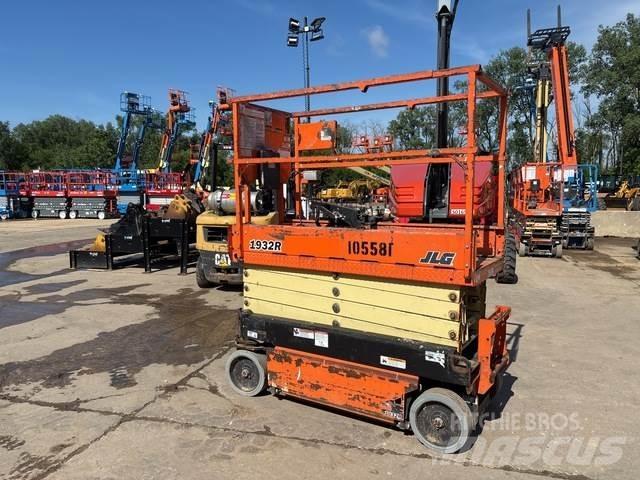 JLG 1932R Saksilavat