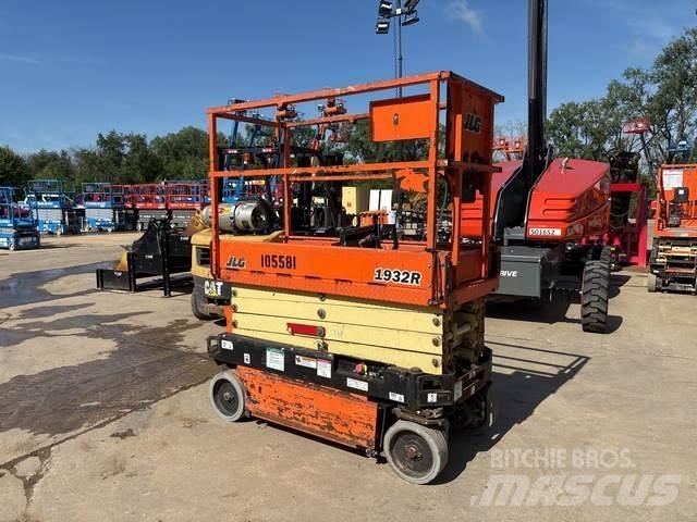 JLG 1932R Saksilavat