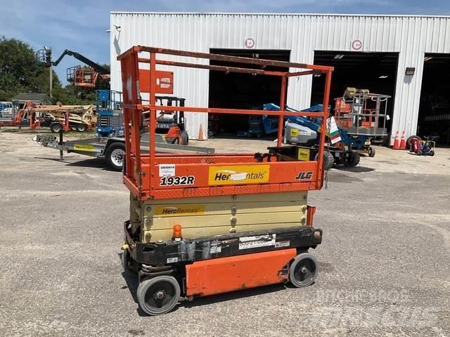 JLG 1932R Saksilavat