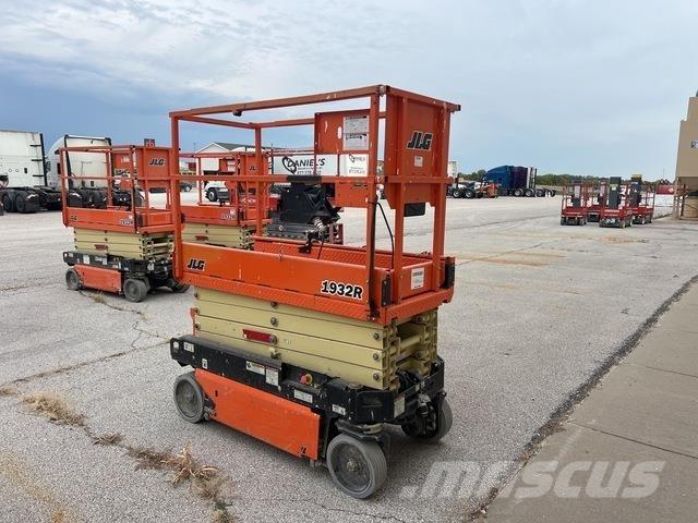 JLG 1932R Saksilavat