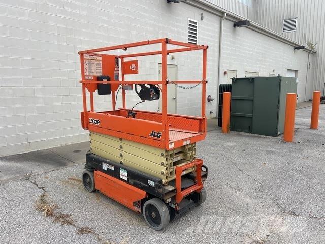 JLG 1932R Saksilavat