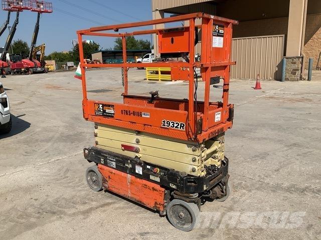 JLG 1932R Saksilavat