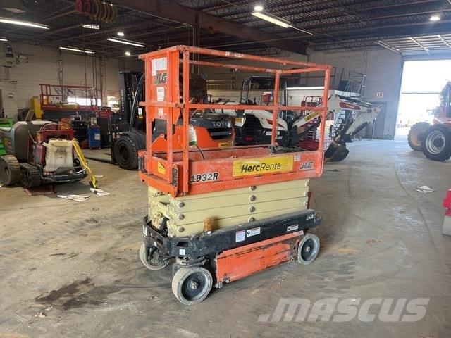 JLG 1932R Saksilavat
