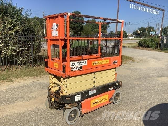 JLG 1932R Saksilavat