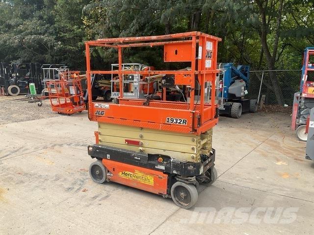 JLG 1932R Saksilavat