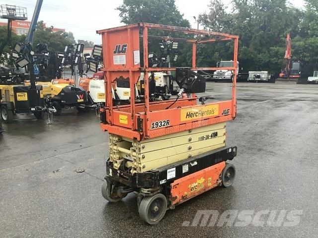 JLG 1932R Saksilavat