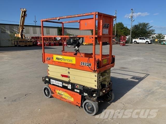 JLG 1932R Saksilavat