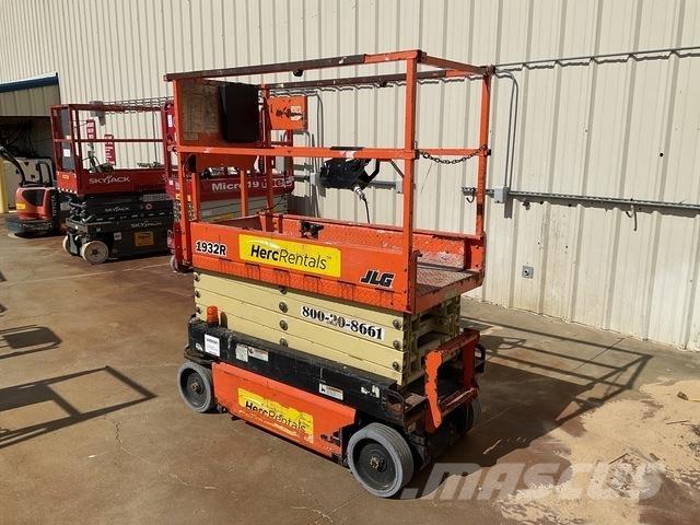 JLG 1932R Saksilavat