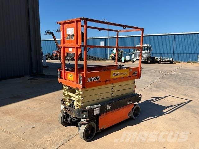 JLG 1932R Saksilavat