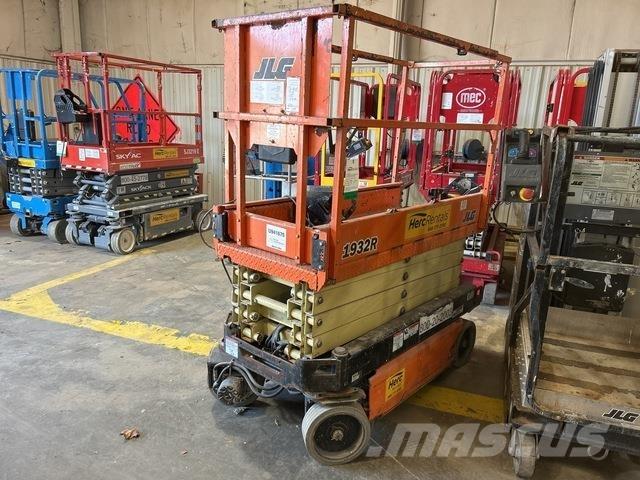 JLG 1932R Saksilavat