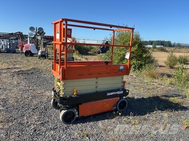 JLG 1932R Saksilavat