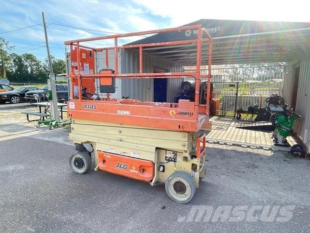 JLG 2032ES Saksilavat