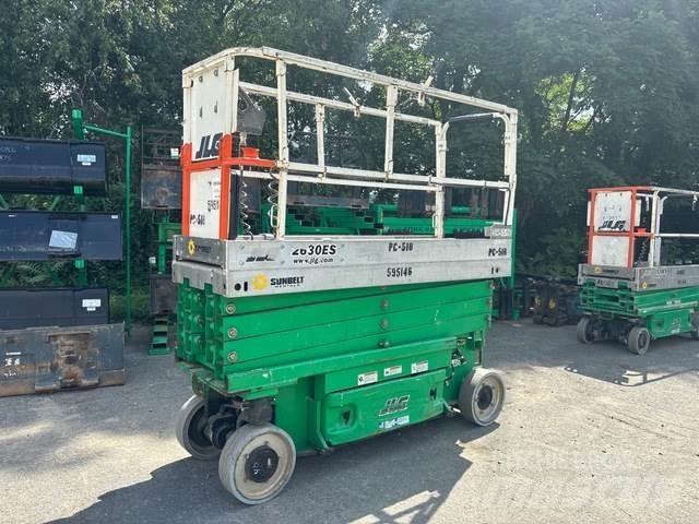 JLG 2630ES Saksilavat