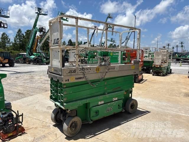 JLG 2630ES Saksilavat