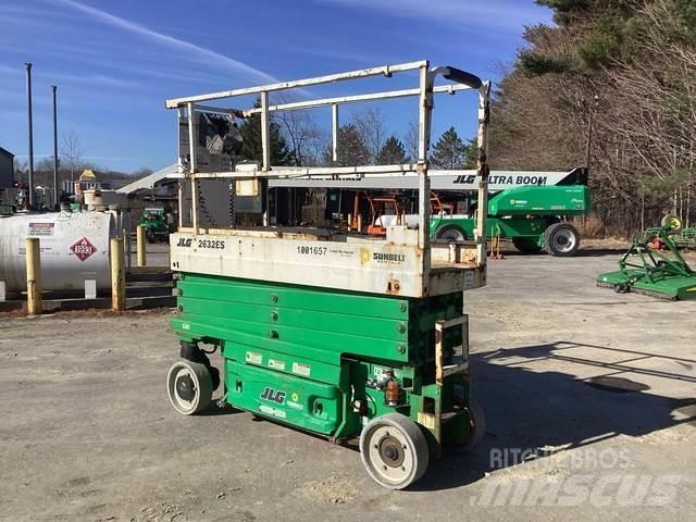 JLG 26322ES Saksilavat