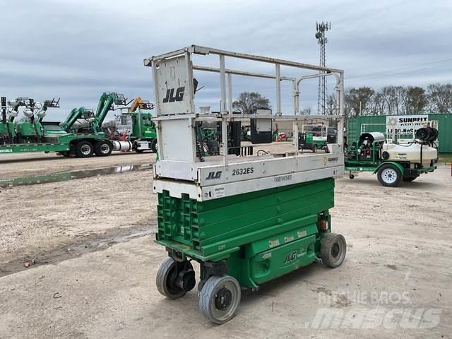 JLG 2632ES Saksilavat