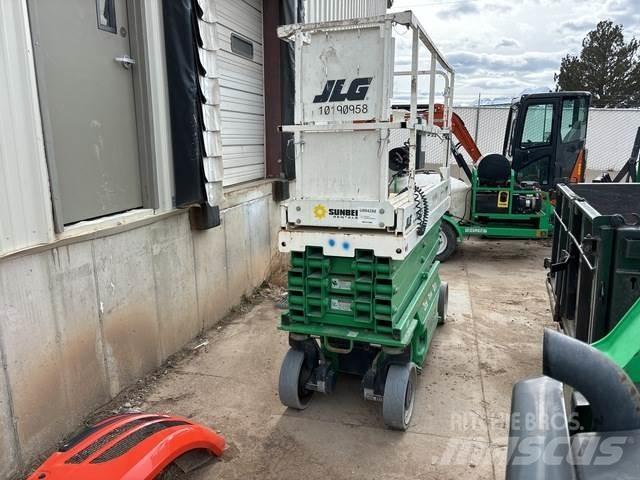 JLG 2632ES Saksilavat