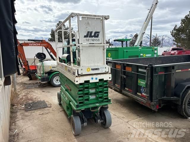 JLG 2632ES Saksilavat