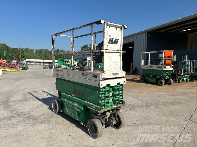 JLG 2632ES Saksilavat