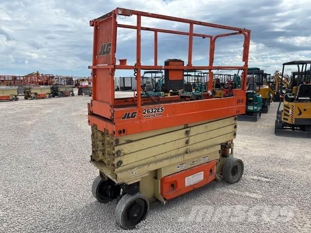 JLG 2632ES Saksilavat