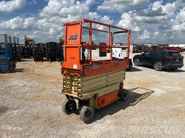 JLG 2632ES Saksilavat