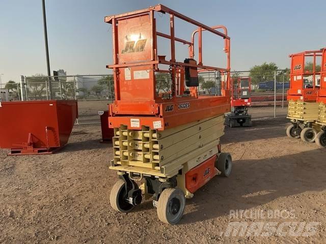 JLG 2632ES Saksilavat
