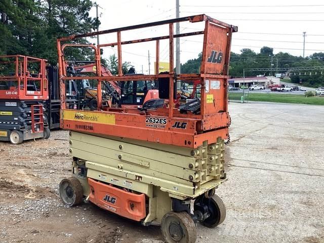 JLG 2632ES Saksilavat