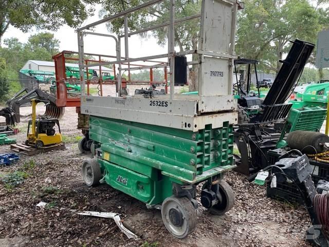 JLG 2632ES Saksilavat