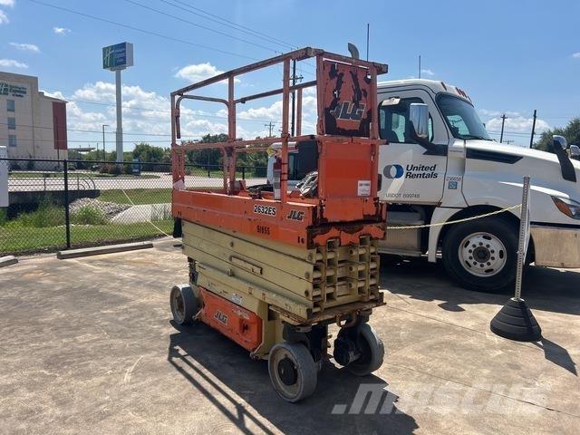 JLG 2632ES Saksilavat