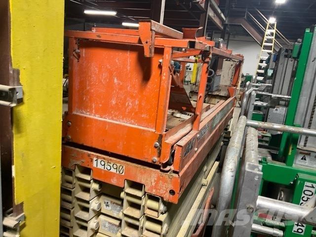 JLG 2632ES Saksilavat