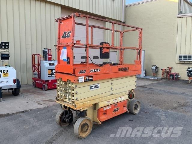JLG 2632ES Saksilavat