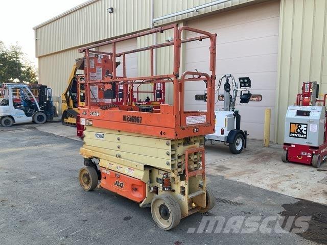 JLG 2632ES Saksilavat
