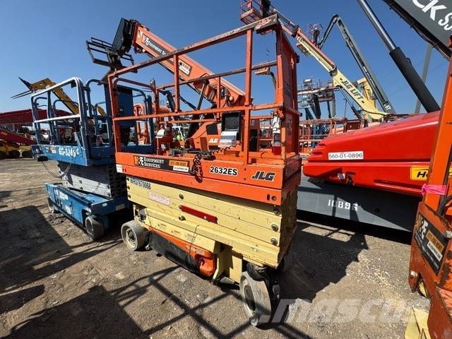 JLG 2632ES Saksilavat