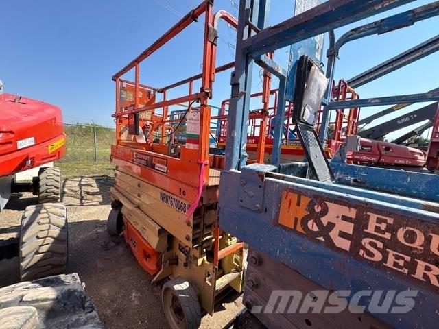 JLG 2632ES Saksilavat