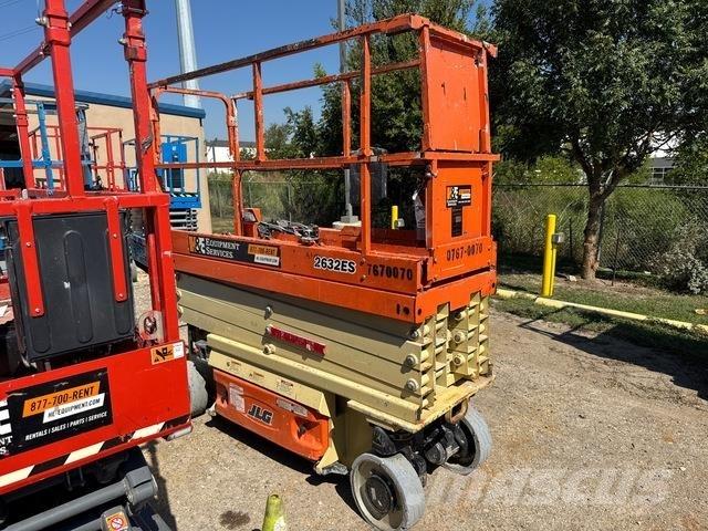 JLG 2632ES Saksilavat