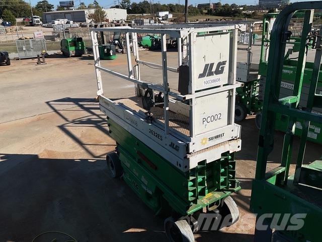 JLG 2632ES Saksilavat