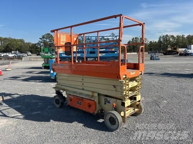 JLG 2646ES Saksilavat