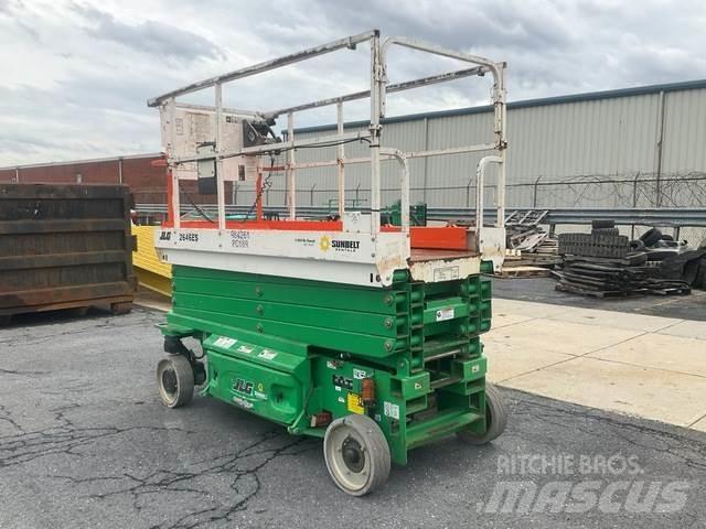 JLG 2646ES Saksilavat