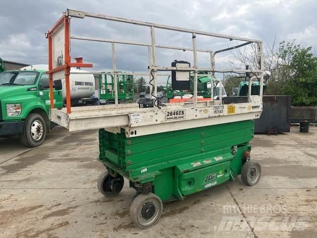 JLG 2646ES Saksilavat