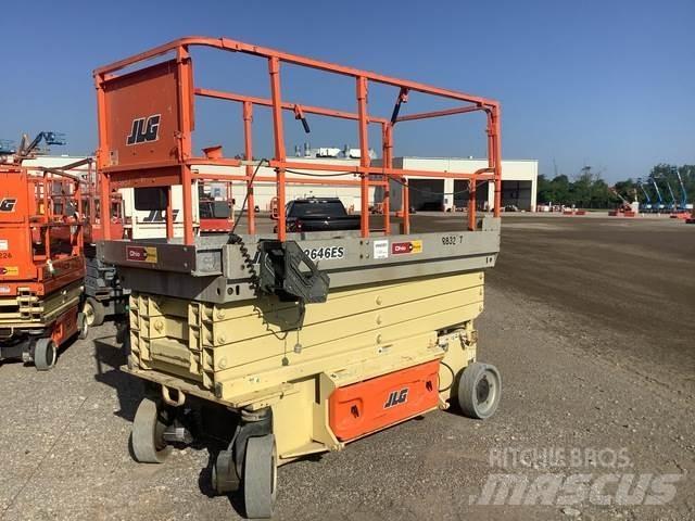 JLG 2646ES Saksilavat