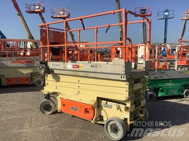 JLG 2646ES Saksilavat