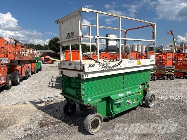 JLG 2646ES Saksilavat