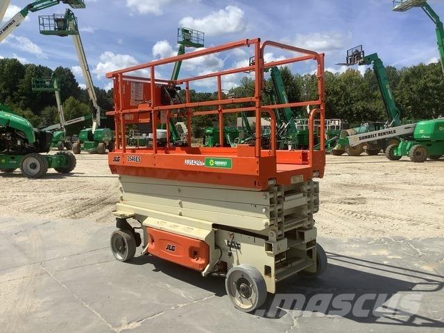 JLG 2646ES Saksilavat