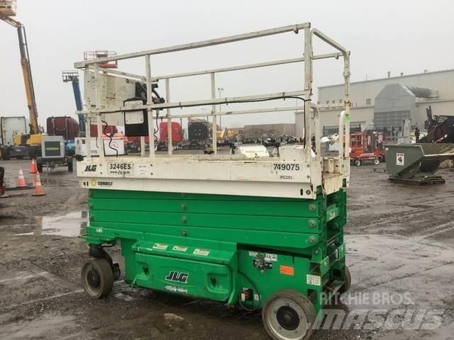 JLG 3246ES Saksilavat